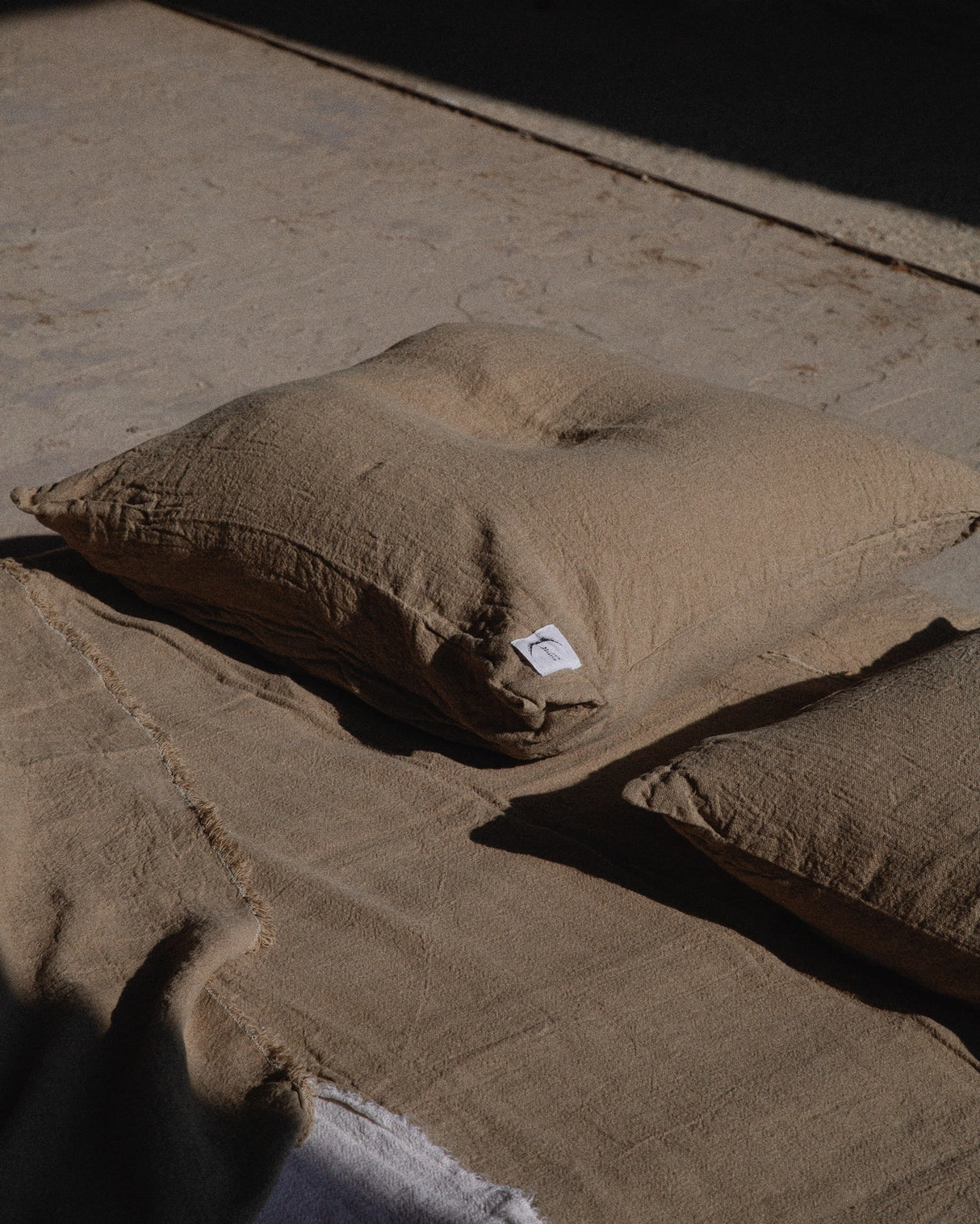 Housse de coussin en lin brut français